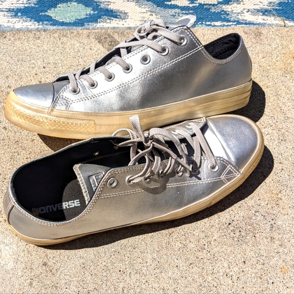 Size 13 Silver Chuck Taylor low - Picture 1 of 3